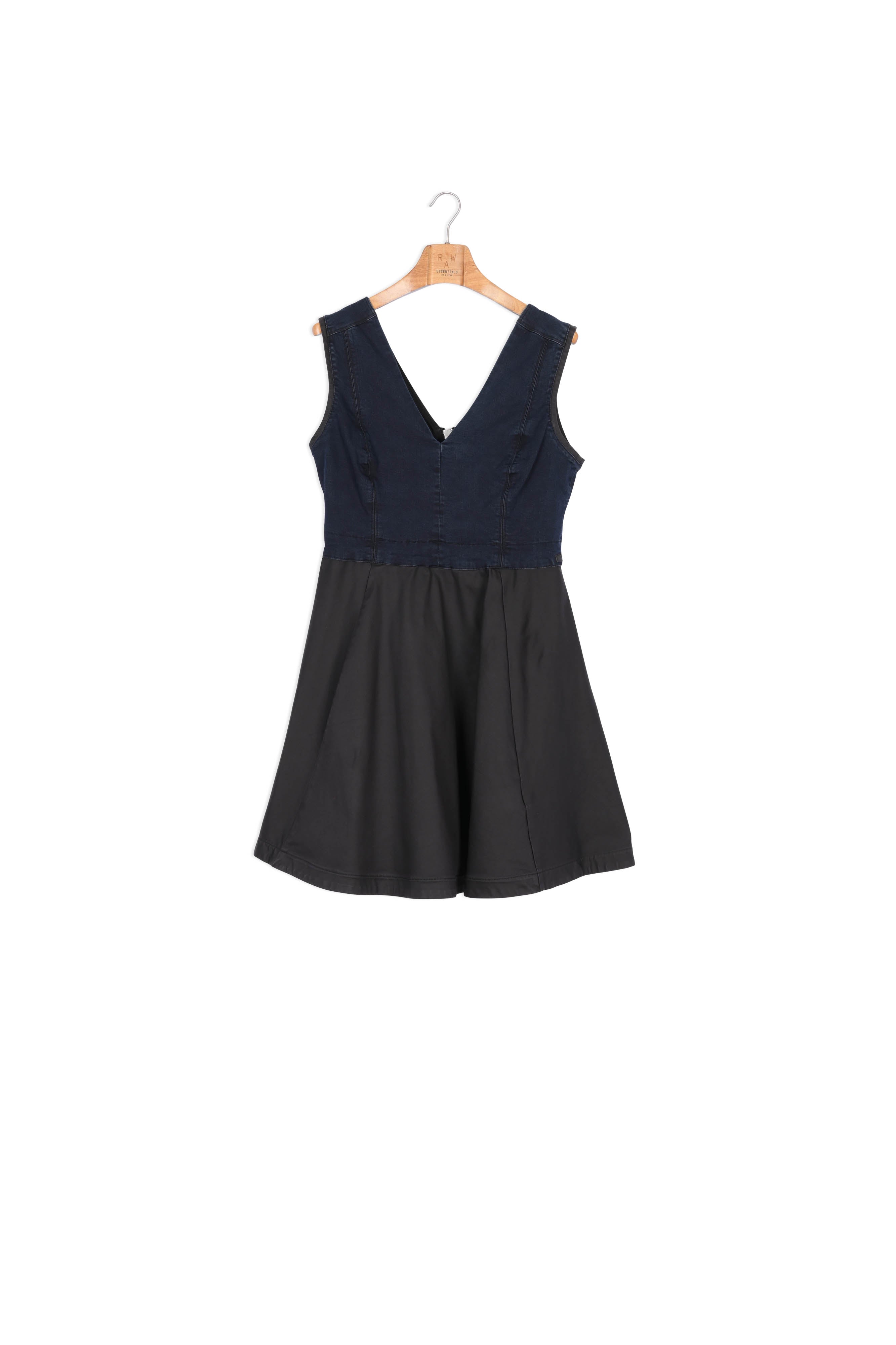 Cade Deep-V Dress Dada sport preloved - seconde main