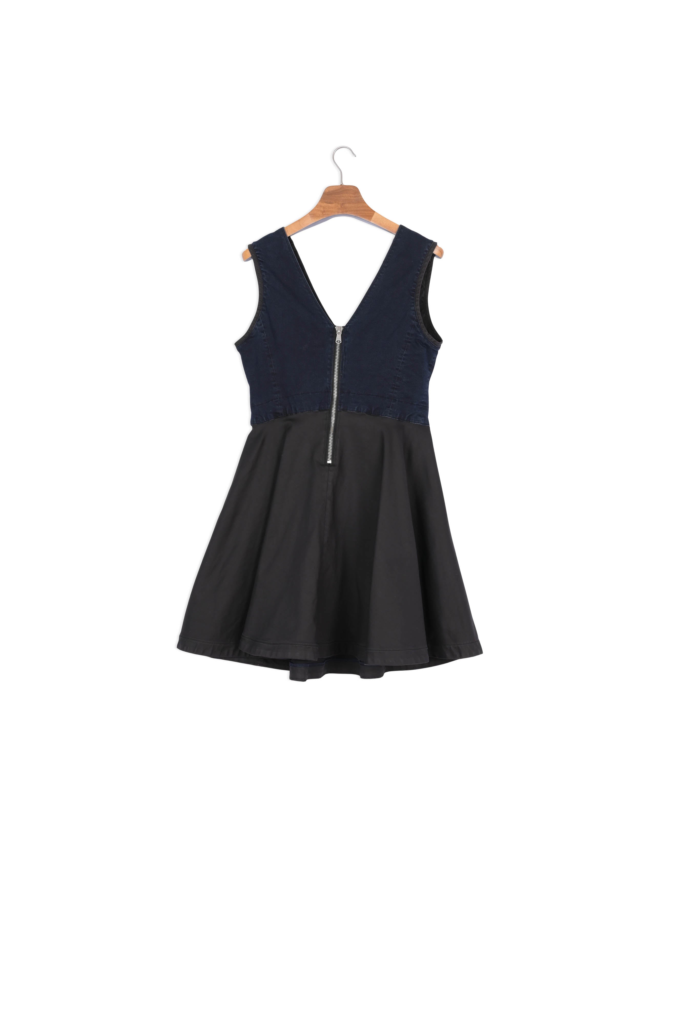 Cade Deep-V Dress Dada sport preloved - seconde main